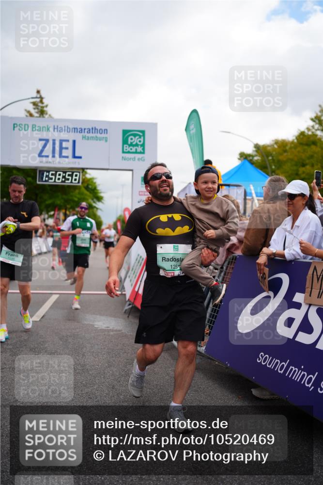 20.09.2026 - PSD Bank Halbmarathon LAZAROV Photography http://msf.ph/oto/10520469 20.09.2026 11:58:57 Ziel 1035, 1251, 1304, 1936, 2290, 3447, 3598, 3718, 3810, 4029, 4355, 4570, 4572, 4694, 4738 meine-sportfotos.de