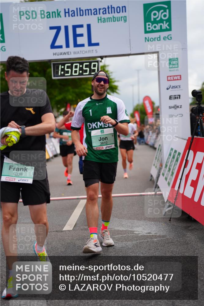 20.09.2026 - PSD Bank Halbmarathon LAZAROV Photography http://msf.ph/oto/10520477 20.09.2026 11:58:59 Ziel 1035, 1251, 1304, 1936, 3447, 3598, 3718, 3810, 4029, 4355, 4570, 4572, 4694, 4738 meine-sportfotos.de