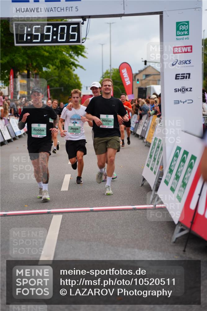 20.09.2026 - PSD Bank Halbmarathon LAZAROV Photography http://msf.ph/oto/10520511 20.09.2026 11:59:04 Ziel 1197, 1778, 2050, 2185, 3467, 3718, 3810, 3940, 4029, 4223, 4355, 4694, 4738 meine-sportfotos.de