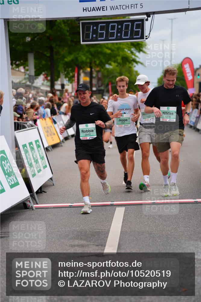 20.09.2026 - PSD Bank Halbmarathon LAZAROV Photography http://msf.ph/oto/10520519 20.09.2026 11:59:05 Ziel 1197, 1778, 2050, 2185, 3112, 3467, 3718, 3810, 3940, 4029, 4223, 4694, 4738 meine-sportfotos.de
