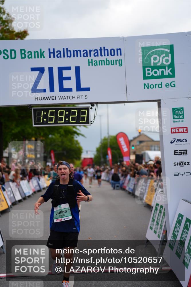 20.09.2026 - PSD Bank Halbmarathon LAZAROV Photography http://msf.ph/oto/10520657 20.09.2026 11:59:23 Ziel 1091, 1749, 2370, 3668, 4428 meine-sportfotos.de