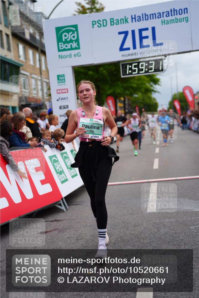 20.09.2026 - PSD Bank Halbmarathon LAZAROV Photography http://msf.ph/oto/10520661 20.09.2026 11:59:30 Ziel 1091, 1093, 1095, 1098, 2370, 2736, 3668 meine-sportfotos.de