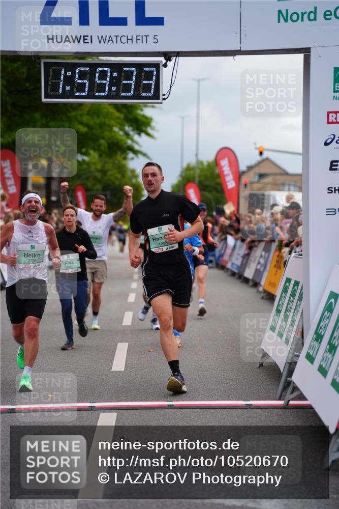 20.09.2026 - PSD Bank Halbmarathon LAZAROV Photography http://msf.ph/oto/10520670 20.09.2026 11:59:32 Ziel 1091, 1093, 1095, 1098, 2085, 2736, 3066, 3390, 3668, 3771, 3772 meine-sportfotos.de