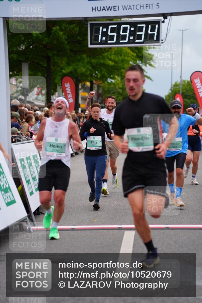 20.09.2026 - PSD Bank Halbmarathon LAZAROV Photography http://msf.ph/oto/10520679 20.09.2026 11:59:33 Ziel 1091, 1093, 1095, 1098, 2085, 2736, 3066, 3390, 3668, 3771, 3772 meine-sportfotos.de