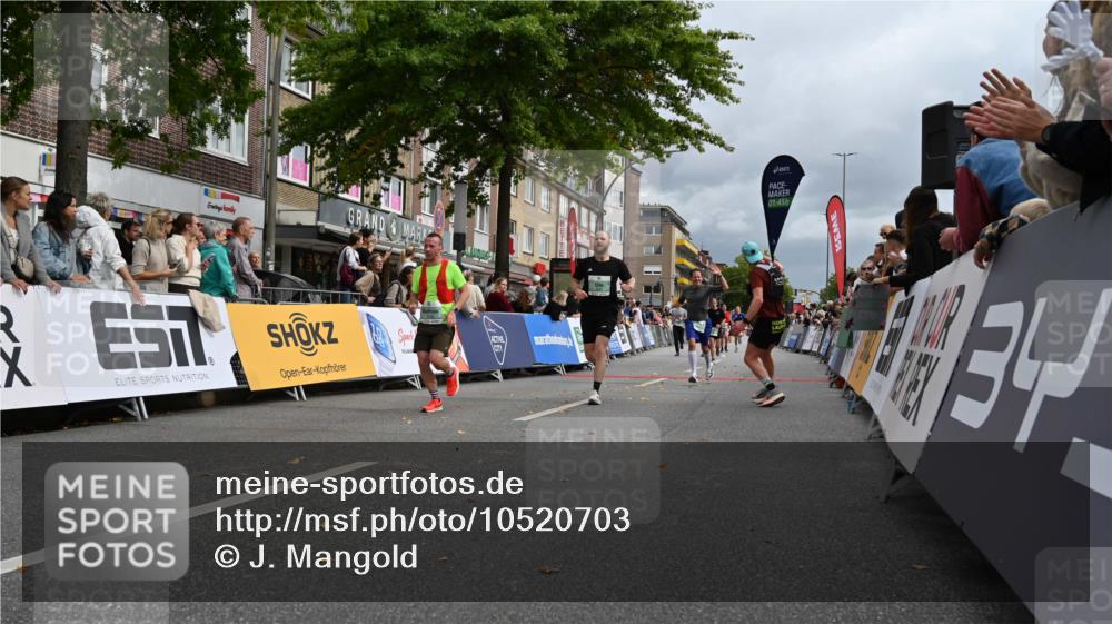 20.09.2026 - PSD Bank Halbmarathon J. Mangold http://msf.ph/oto/10520703 20.09.2026 11:53:55 Ziel 1642, 1839, 2031, 2144, 2594, 3558, 3654, 4027, 4742, 4759, 4785 meine-sportfotos.de