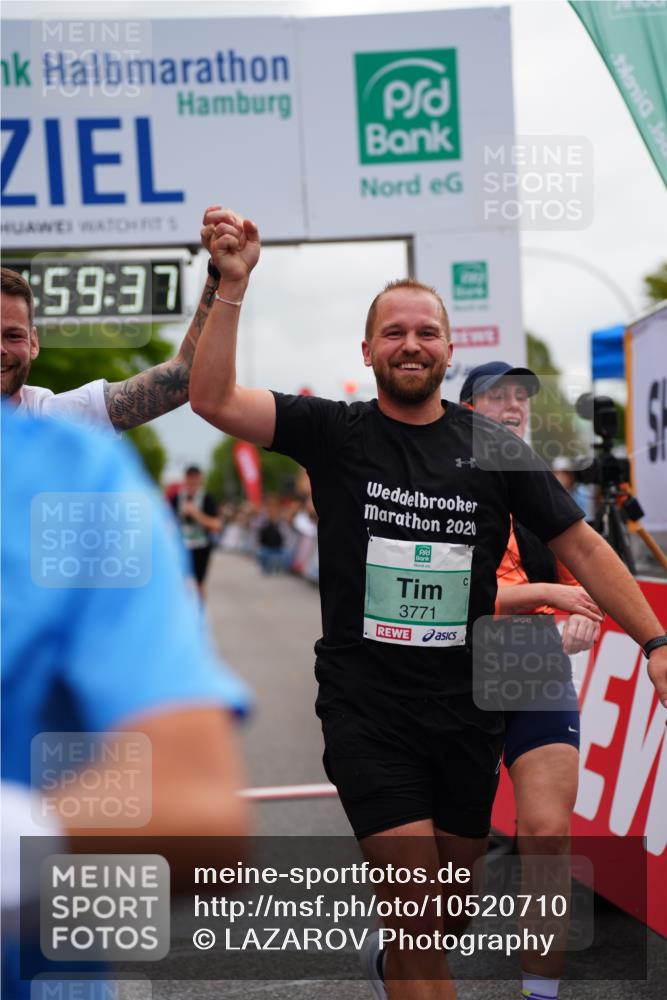 20.09.2026 - PSD Bank Halbmarathon LAZAROV Photography http://msf.ph/oto/10520710 20.09.2026 11:59:37 Ziel 1093, 1095, 1098, 1279, 2085, 2208, 2439, 2736, 3066, 3390, 3771, 3772 meine-sportfotos.de