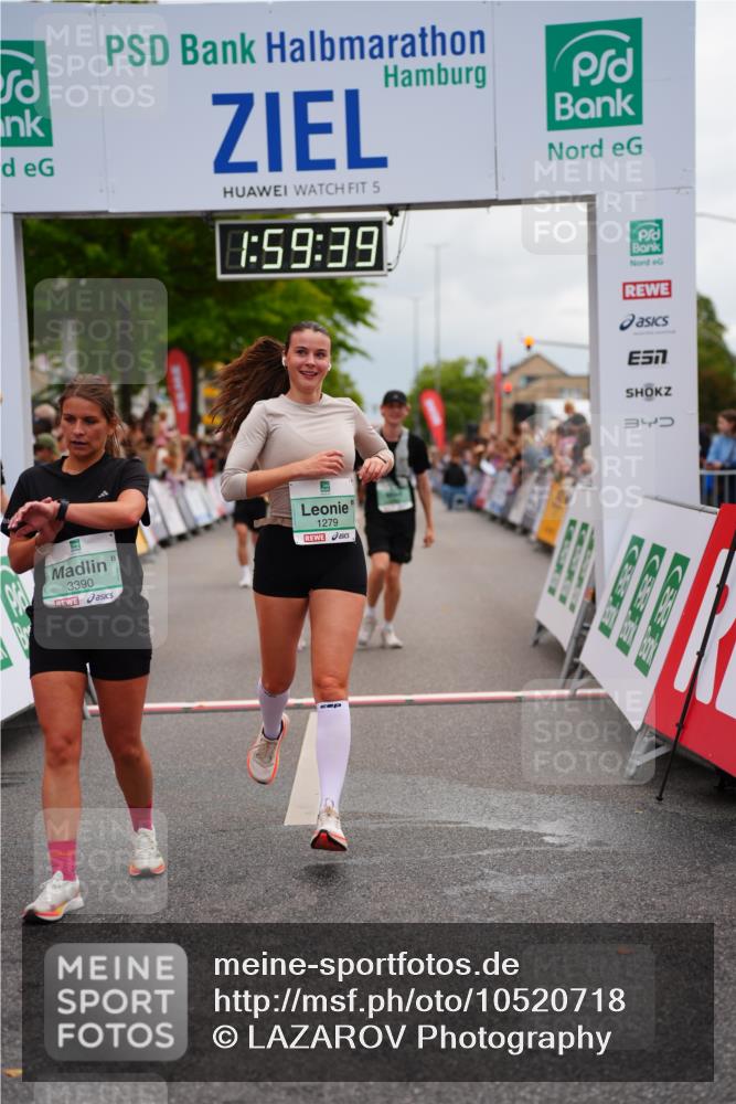 20.09.2026 - PSD Bank Halbmarathon LAZAROV Photography http://msf.ph/oto/10520718 20.09.2026 11:59:39 Ziel 1093, 1098, 1279, 2085, 2208, 2439, 2670, 2736, 3066, 3390, 3771, 3772, 4711 meine-sportfotos.de
