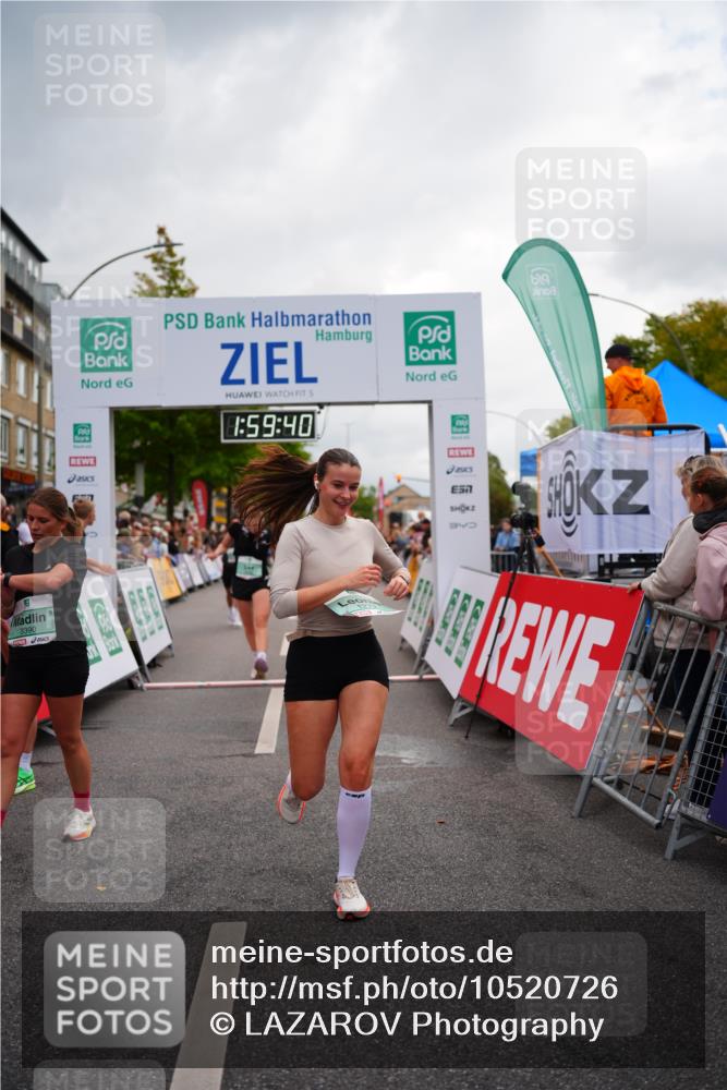 20.09.2026 - PSD Bank Halbmarathon LAZAROV Photography http://msf.ph/oto/10520726 20.09.2026 11:59:40 Ziel 1093, 1098, 1279, 2085, 2208, 2439, 2670, 2736, 3066, 3390, 3771, 3772, 4711 meine-sportfotos.de