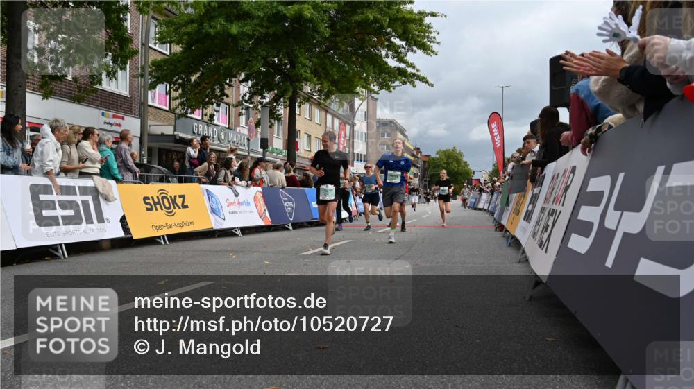 20.09.2026 - PSD Bank Halbmarathon J. Mangold http://msf.ph/oto/10520727 20.09.2026 11:54:00 Ziel 1642, 1839, 2031, 2144, 2594, 2727, 3558, 3654, 4027, 4759, 4777, 4785 meine-sportfotos.de