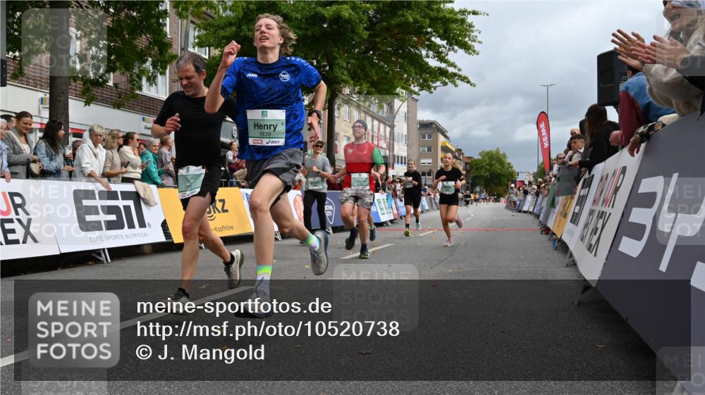 20.09.2026 - PSD Bank Halbmarathon J. Mangold http://msf.ph/oto/10520738 20.09.2026 11:54:01 Ziel 1642, 1839, 2031, 2144, 2594, 2727, 3558, 3654, 4027, 4759, 4777, 4785 meine-sportfotos.de
