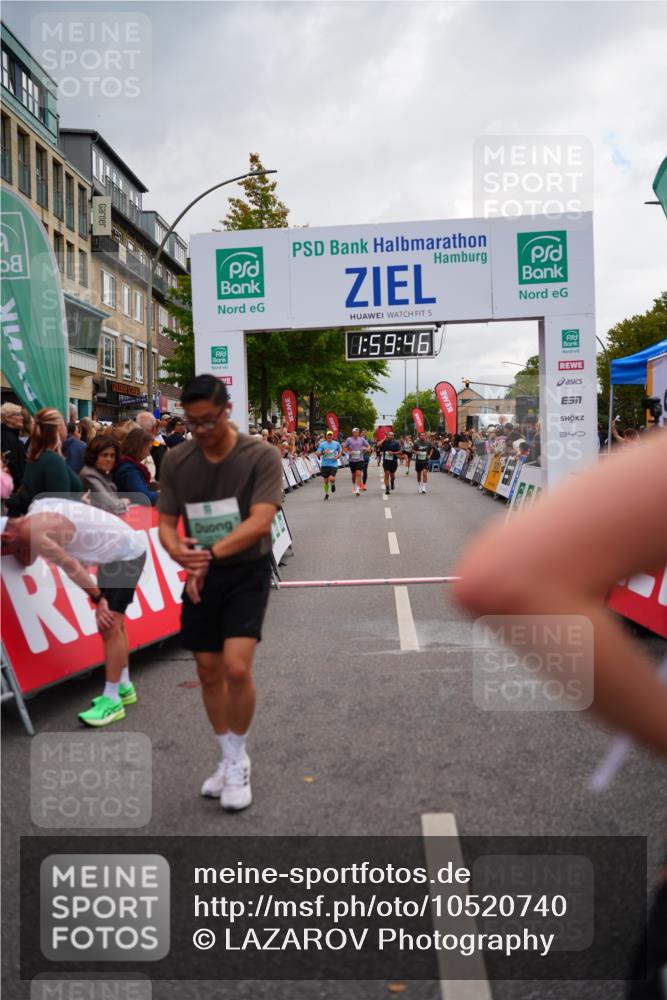 20.09.2026 - PSD Bank Halbmarathon LAZAROV Photography http://msf.ph/oto/10520740 20.09.2026 11:59:46 Ziel 1279, 2208, 2439, 2670, 3800, 4711 meine-sportfotos.de