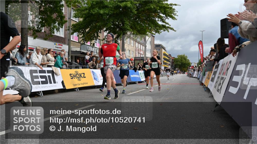 20.09.2026 - PSD Bank Halbmarathon J. Mangold http://msf.ph/oto/10520741 20.09.2026 11:54:02 Ziel 1642, 1839, 2031, 2144, 2594, 2727, 3558, 3654, 4027, 4759, 4777, 4785 meine-sportfotos.de
