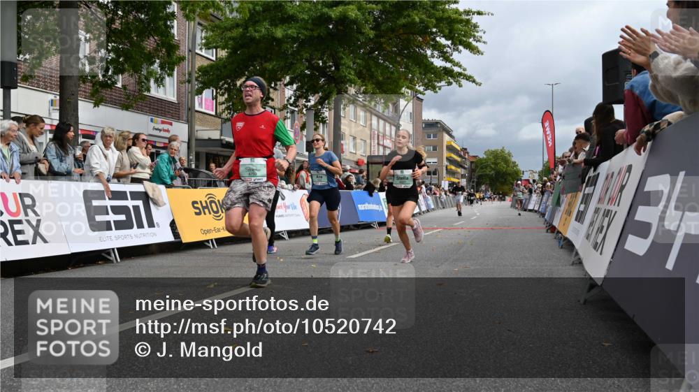 20.09.2026 - PSD Bank Halbmarathon J. Mangold http://msf.ph/oto/10520742 20.09.2026 11:54:02 Ziel 1642, 1839, 2031, 2144, 2594, 2727, 3558, 3654, 4027, 4759, 4777, 4785 meine-sportfotos.de