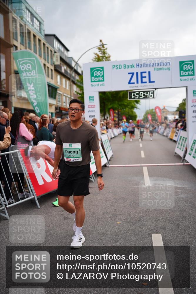 20.09.2026 - PSD Bank Halbmarathon LAZAROV Photography http://msf.ph/oto/10520743 20.09.2026 11:59:46 Ziel 1279, 2208, 2439, 2670, 3800, 4711 meine-sportfotos.de