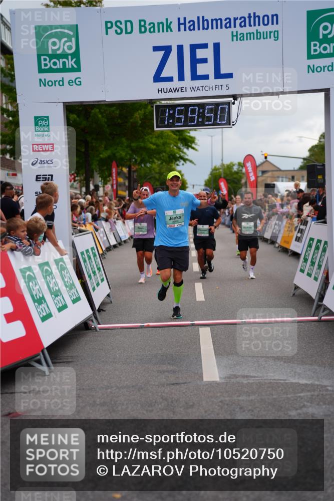 20.09.2026 - PSD Bank Halbmarathon LAZAROV Photography http://msf.ph/oto/10520750 20.09.2026 11:59:49 Ziel 2168, 2170, 2670, 3578, 3800, 4493, 4494, 4495, 4711 meine-sportfotos.de