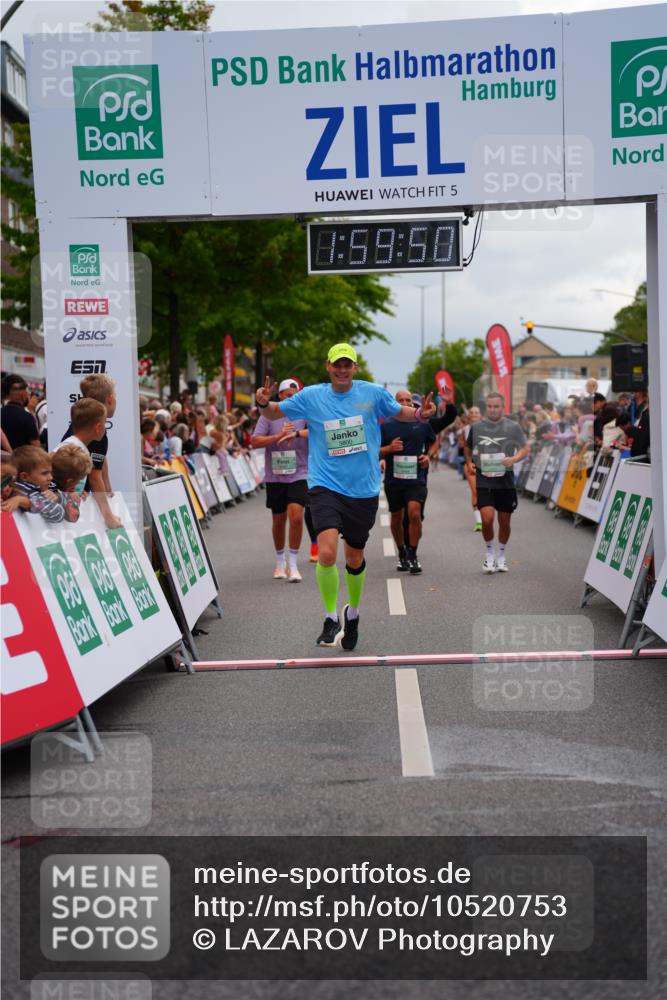 20.09.2026 - PSD Bank Halbmarathon LAZAROV Photography http://msf.ph/oto/10520753 20.09.2026 11:59:49 Ziel 2168, 2170, 2670, 3578, 3800, 4493, 4494, 4495, 4711 meine-sportfotos.de