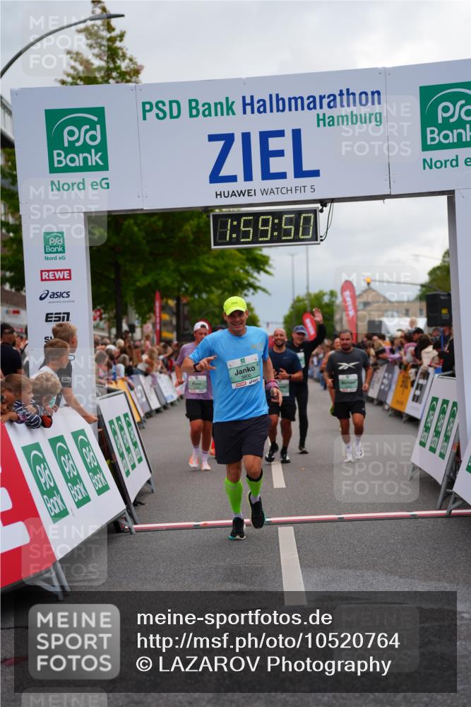 20.09.2026 - PSD Bank Halbmarathon LAZAROV Photography http://msf.ph/oto/10520764 20.09.2026 11:59:49 Ziel 2168, 2170, 2670, 3578, 3800, 4493, 4494, 4495, 4711 meine-sportfotos.de