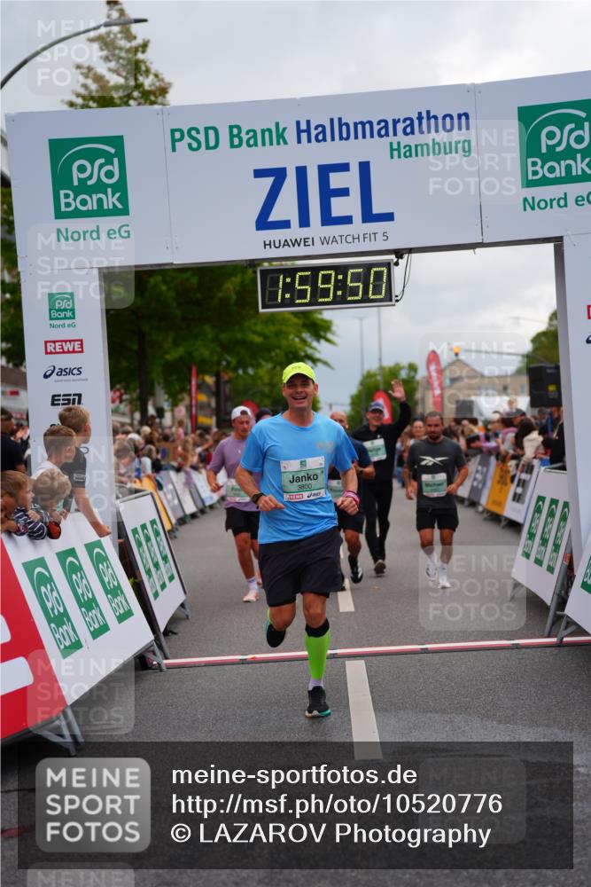 20.09.2026 - PSD Bank Halbmarathon LAZAROV Photography http://msf.ph/oto/10520776 20.09.2026 11:59:50 Ziel 1265, 2168, 2170, 2670, 3578, 3800, 4493, 4494, 4495, 4711 meine-sportfotos.de