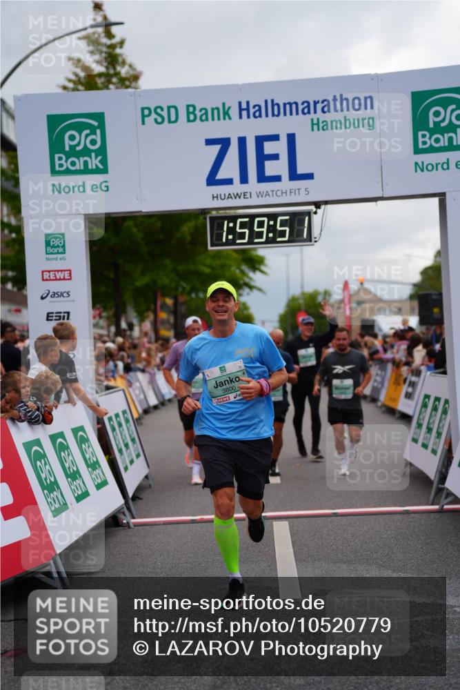 20.09.2026 - PSD Bank Halbmarathon LAZAROV Photography http://msf.ph/oto/10520779 20.09.2026 11:59:50 Ziel 1265, 2168, 2170, 2670, 3578, 3800, 4493, 4494, 4495, 4711 meine-sportfotos.de