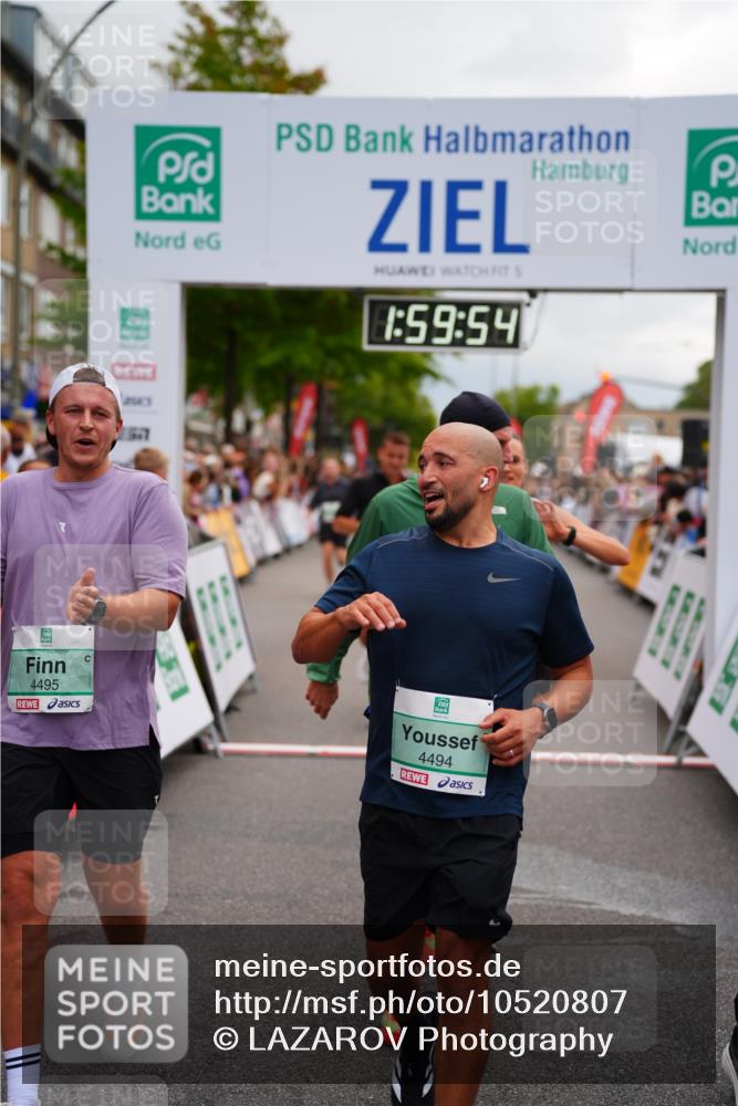20.09.2026 - PSD Bank Halbmarathon LAZAROV Photography http://msf.ph/oto/10520807 20.09.2026 11:59:54 Ziel 1265, 1454, 2168, 2170, 2470, 3578, 3800, 4493, 4494, 4495 meine-sportfotos.de