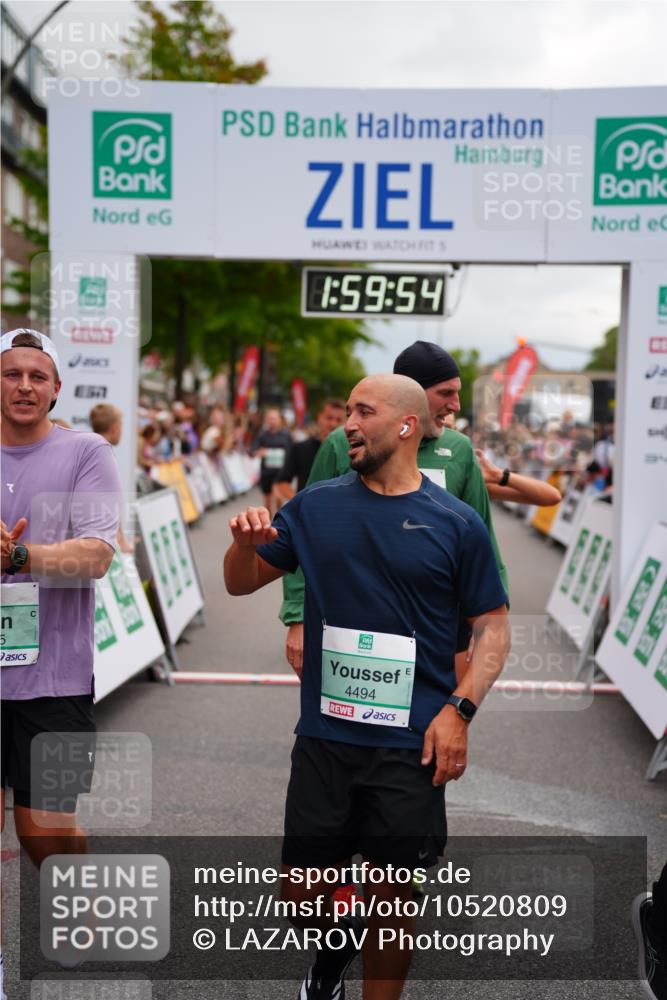 20.09.2026 - PSD Bank Halbmarathon LAZAROV Photography http://msf.ph/oto/10520809 20.09.2026 11:59:54 Ziel 1265, 1454, 2168, 2170, 2470, 3578, 3800, 4493, 4494, 4495 meine-sportfotos.de