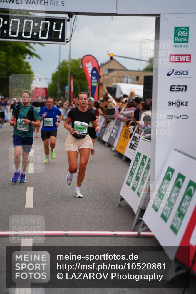 20.09.2026 - PSD Bank Halbmarathon LAZAROV Photography http://msf.ph/oto/10520861 20.09.2026 12:00:03 Ziel 1112, 1454, 2186, 2238, 2470, 4670 meine-sportfotos.de