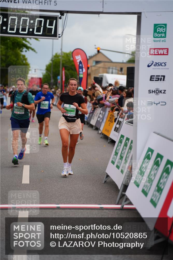 20.09.2026 - PSD Bank Halbmarathon LAZAROV Photography http://msf.ph/oto/10520865 20.09.2026 12:00:03 Ziel 1112, 1454, 2186, 2238, 2470, 4670 meine-sportfotos.de