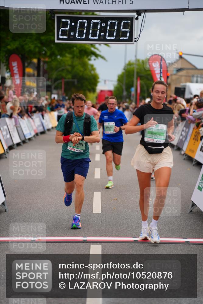 20.09.2026 - PSD Bank Halbmarathon LAZAROV Photography http://msf.ph/oto/10520876 20.09.2026 12:00:04 Ziel 1112, 1454, 2186, 2238, 2470, 4670 meine-sportfotos.de