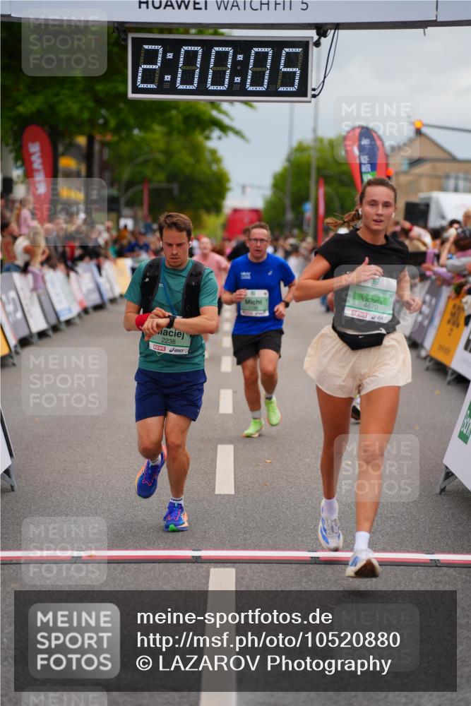 20.09.2026 - PSD Bank Halbmarathon LAZAROV Photography http://msf.ph/oto/10520880 20.09.2026 12:00:05 Ziel 1112, 2186, 2238, 4670 meine-sportfotos.de