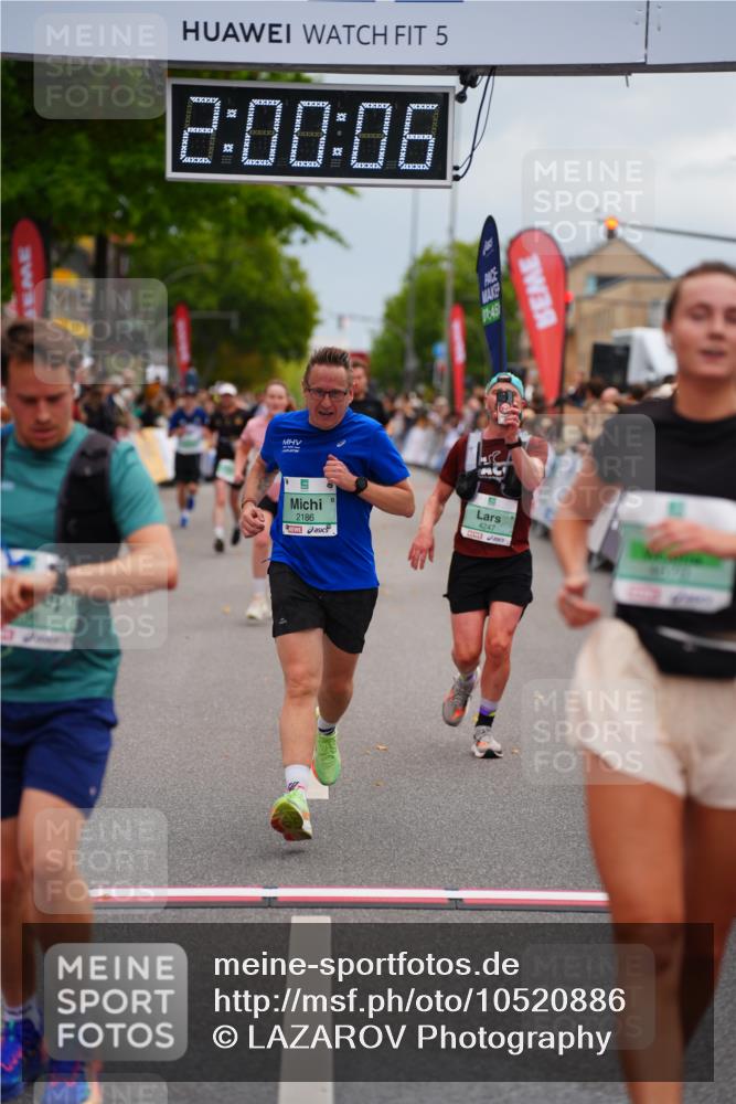 20.09.2026 - PSD Bank Halbmarathon LAZAROV Photography http://msf.ph/oto/10520886 20.09.2026 12:00:06 Ziel 1112, 2186, 2238, 2693, 3146, 4670 meine-sportfotos.de