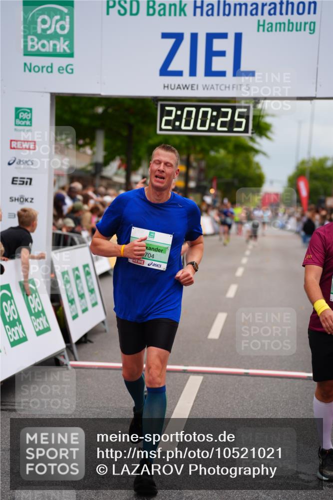20.09.2026 - PSD Bank Halbmarathon LAZAROV Photography http://msf.ph/oto/10521021 20.09.2026 12:00:25 Ziel 2228, 2338, 2676, 3024, 3550, 3566, 3812, 4321, 4583, 4704, 4741 meine-sportfotos.de