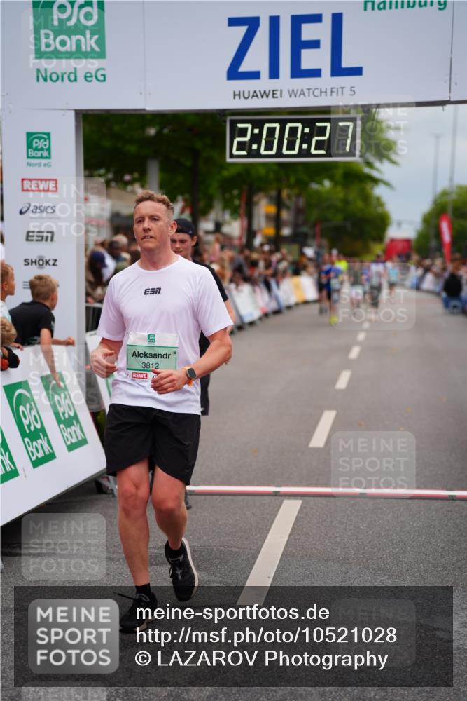 20.09.2026 - PSD Bank Halbmarathon LAZAROV Photography http://msf.ph/oto/10521028 20.09.2026 12:00:26 Ziel 2228, 2338, 2676, 3024, 3566, 3812, 4321, 4583, 4704, 4741 meine-sportfotos.de