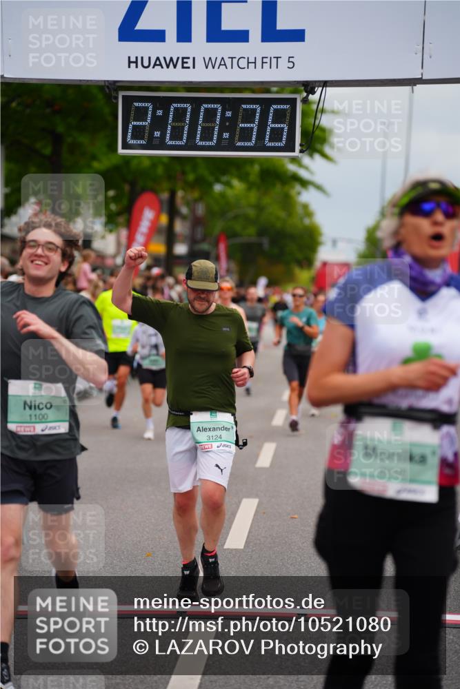 20.09.2026 - PSD Bank Halbmarathon LAZAROV Photography http://msf.ph/oto/10521080 20.09.2026 12:00:36 Ziel 1100, 1334, 2742, 2757, 3124, 3489, 3661, 4095, 4265 meine-sportfotos.de