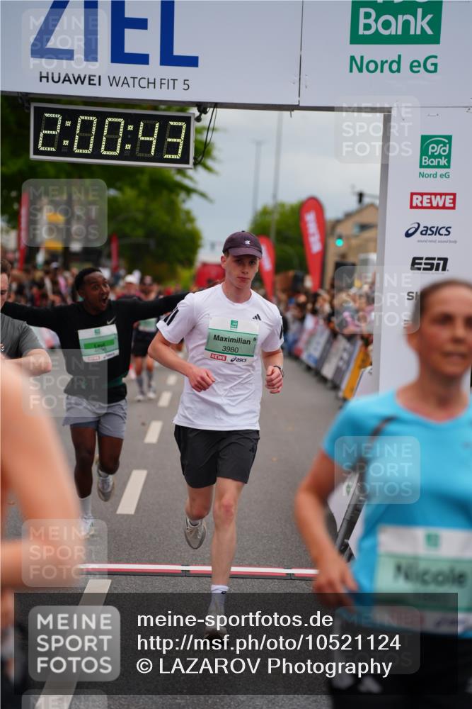 20.09.2026 - PSD Bank Halbmarathon LAZAROV Photography http://msf.ph/oto/10521124 20.09.2026 12:00:43 Ziel 1018, 1100, 1334, 1660, 2757, 3124, 3489, 3661, 3915, 3980, 4265, 4696 meine-sportfotos.de