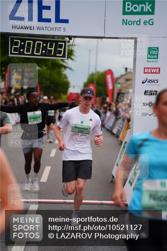 20.09.2026 - PSD Bank Halbmarathon LAZAROV Photography http://msf.ph/oto/10521127 20.09.2026 12:00:43 Ziel 1018, 1100, 1334, 1660, 2757, 3124, 3489, 3661, 3915, 3980, 4265, 4696 meine-sportfotos.de