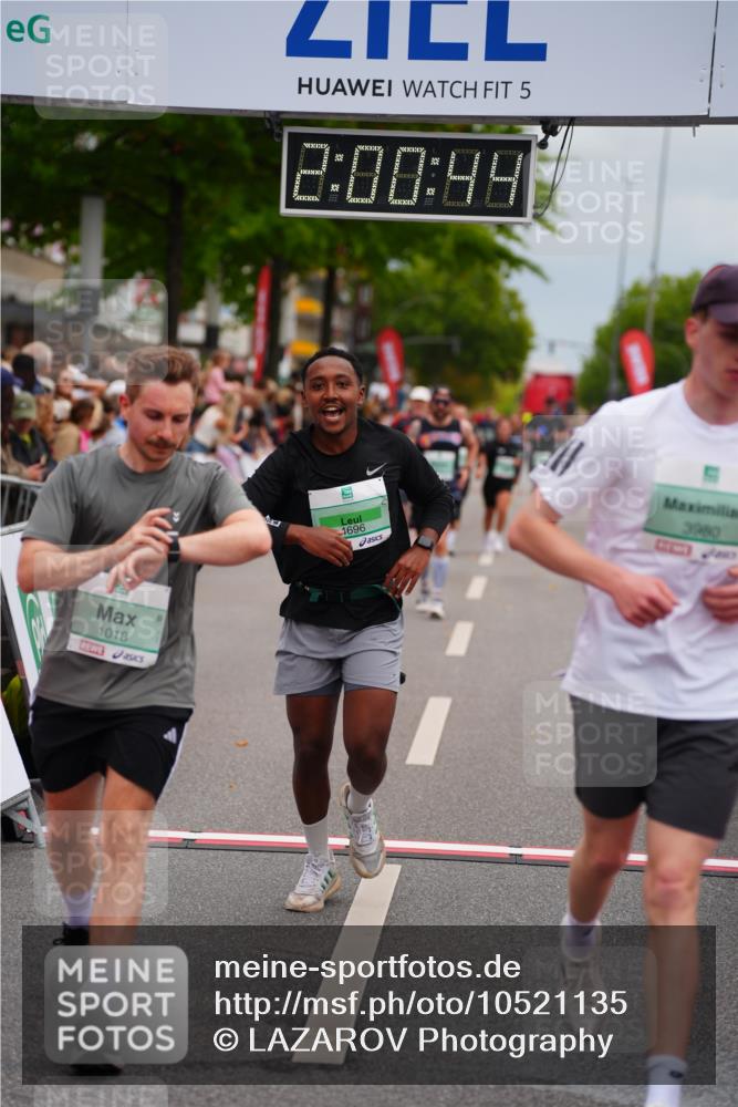 20.09.2026 - PSD Bank Halbmarathon LAZAROV Photography http://msf.ph/oto/10521135 20.09.2026 12:00:43 Ziel 1018, 1100, 1334, 1660, 2757, 3124, 3489, 3661, 3915, 3980, 4265, 4696 meine-sportfotos.de