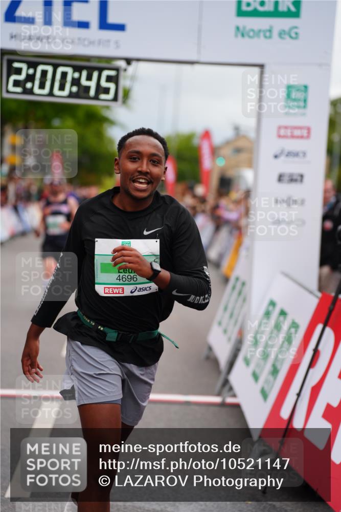 20.09.2026 - PSD Bank Halbmarathon LAZAROV Photography http://msf.ph/oto/10521147 20.09.2026 12:00:45 Ziel 1018, 1334, 1660, 2194, 2757, 2986, 3489, 3661, 3915, 3980, 4122, 4265, 4696 meine-sportfotos.de