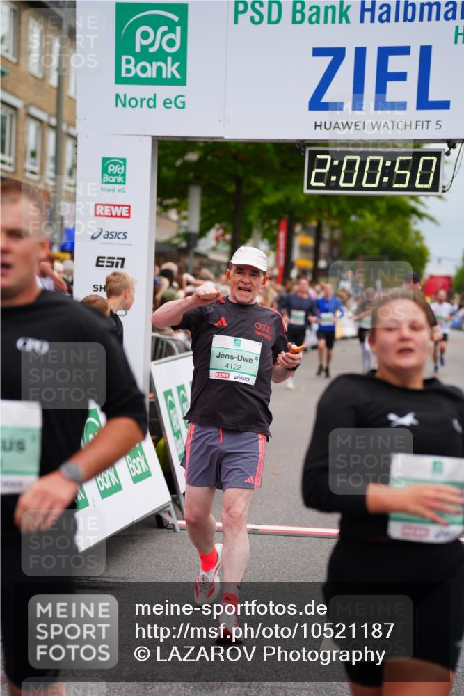 20.09.2026 - PSD Bank Halbmarathon LAZAROV Photography http://msf.ph/oto/10521187 20.09.2026 12:00:50 Ziel 1018, 1366, 2194, 2938, 2986, 3123, 3751, 3915, 3980, 4122, 4696 meine-sportfotos.de