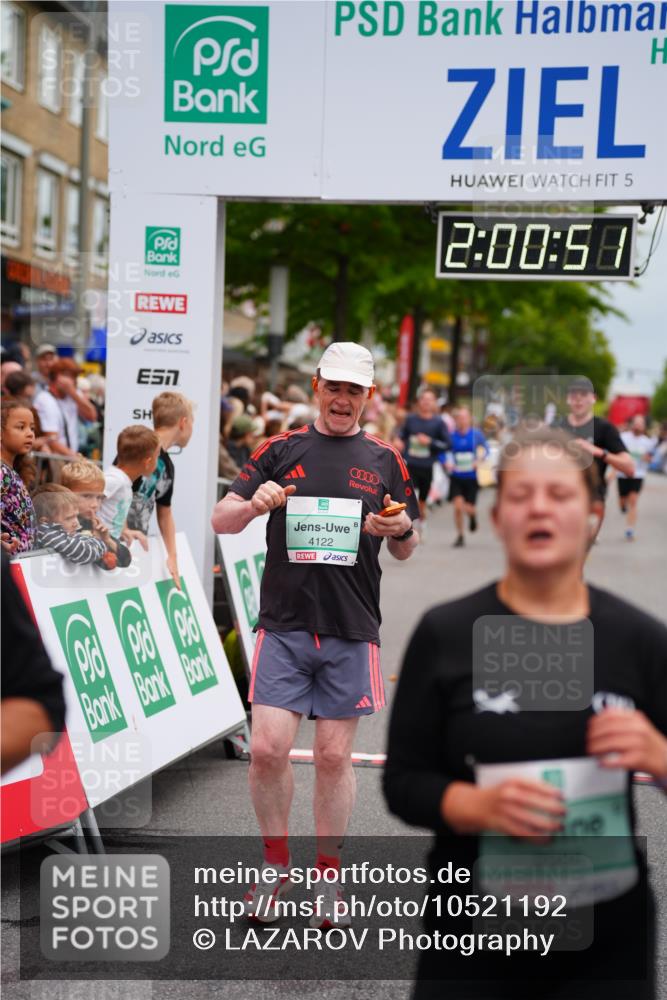 20.09.2026 - PSD Bank Halbmarathon LAZAROV Photography http://msf.ph/oto/10521192 20.09.2026 12:00:50 Ziel 1018, 1366, 2194, 2938, 2986, 3123, 3751, 3915, 3980, 4122, 4696 meine-sportfotos.de