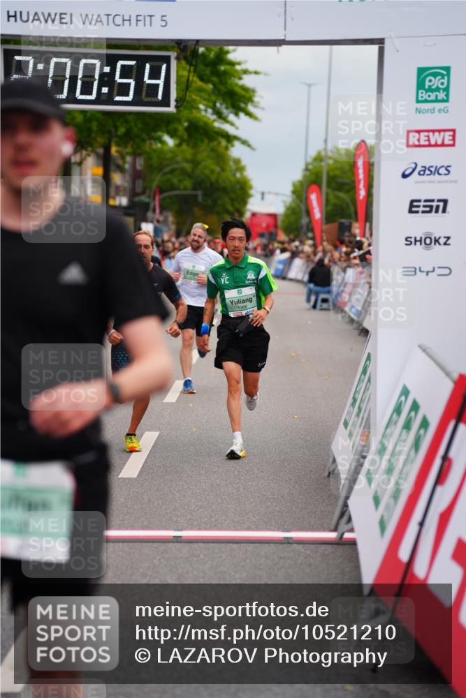 20.09.2026 - PSD Bank Halbmarathon LAZAROV Photography http://msf.ph/oto/10521210 20.09.2026 12:00:53 Ziel 1366, 2020, 2194, 2938, 2986, 3123, 3383, 3554, 3751, 3915, 4122 meine-sportfotos.de