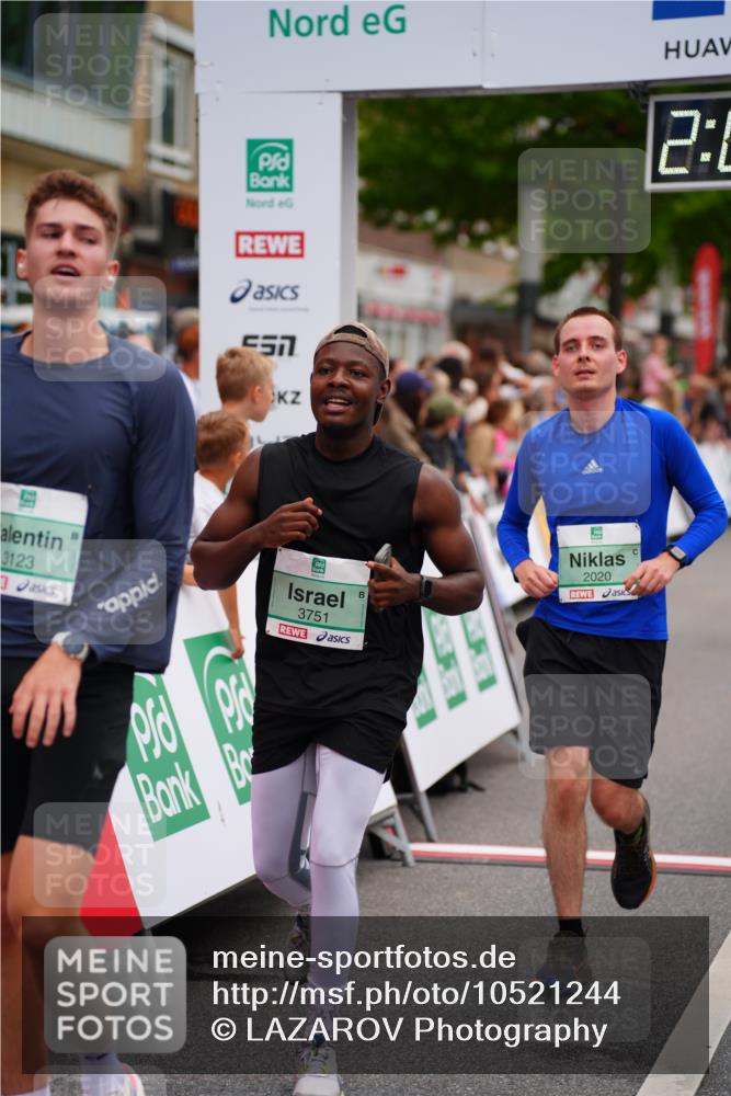 20.09.2026 - PSD Bank Halbmarathon LAZAROV Photography http://msf.ph/oto/10521244 20.09.2026 12:00:56 Ziel 1366, 2020, 2194, 2938, 2986, 3027, 3123, 3383, 3554, 3751, 4122 meine-sportfotos.de