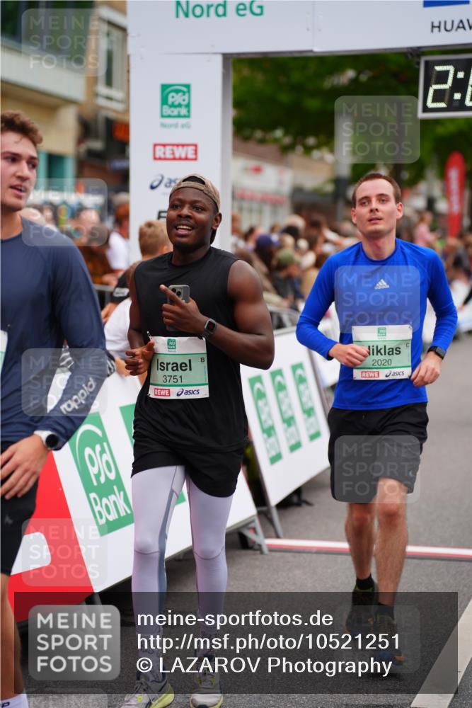 20.09.2026 - PSD Bank Halbmarathon LAZAROV Photography http://msf.ph/oto/10521251 20.09.2026 12:00:56 Ziel 1366, 2020, 2194, 2938, 2986, 3027, 3123, 3383, 3554, 3751, 4122 meine-sportfotos.de