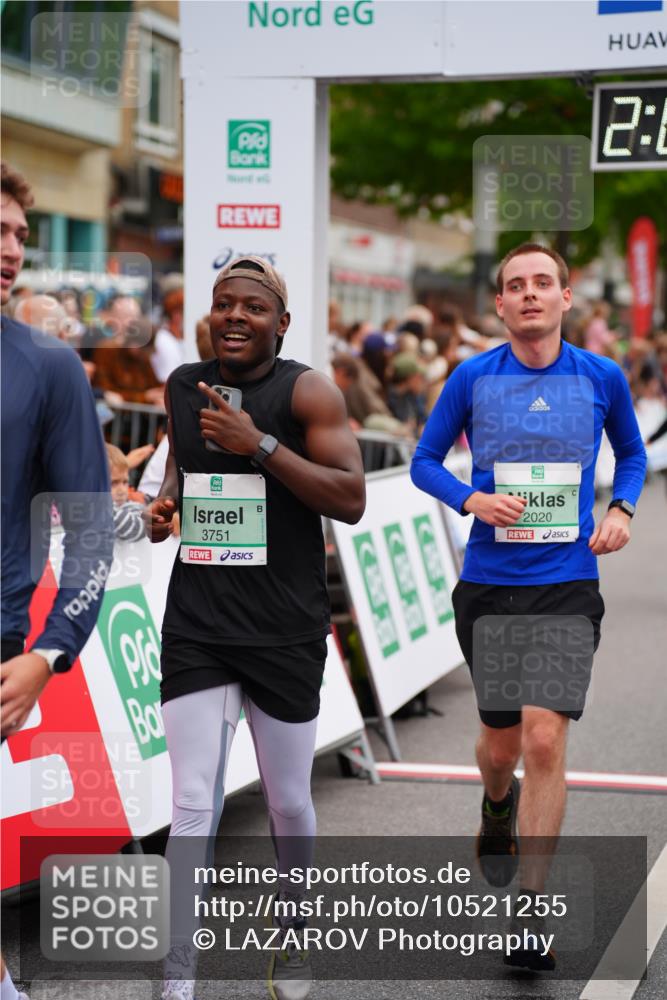 20.09.2026 - PSD Bank Halbmarathon LAZAROV Photography http://msf.ph/oto/10521255 20.09.2026 12:00:56 Ziel 1366, 2020, 2194, 2938, 2986, 3027, 3123, 3383, 3554, 3751, 4122 meine-sportfotos.de
