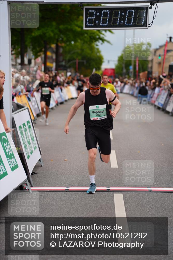 20.09.2026 - PSD Bank Halbmarathon LAZAROV Photography http://msf.ph/oto/10521292 20.09.2026 12:01:01 Ziel 1271, 1366, 1682, 2020, 3027, 3123, 3283, 3368, 3383, 3554, 3751 meine-sportfotos.de