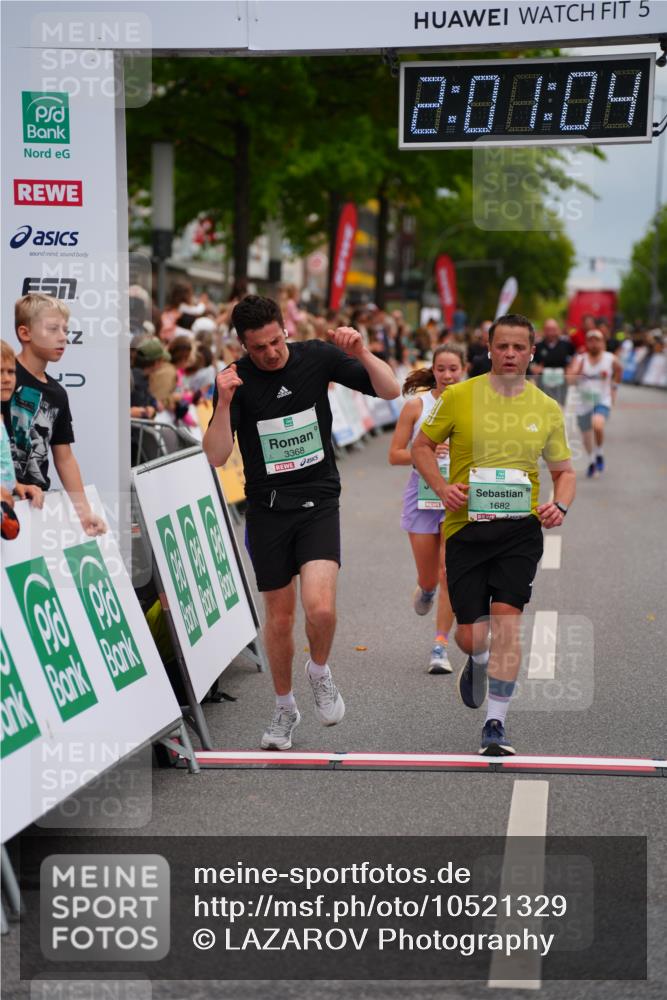 20.09.2026 - PSD Bank Halbmarathon LAZAROV Photography http://msf.ph/oto/10521329 20.09.2026 12:01:04 Ziel 1271, 1682, 2567, 3027, 3283, 3368, 3554, 4199 meine-sportfotos.de