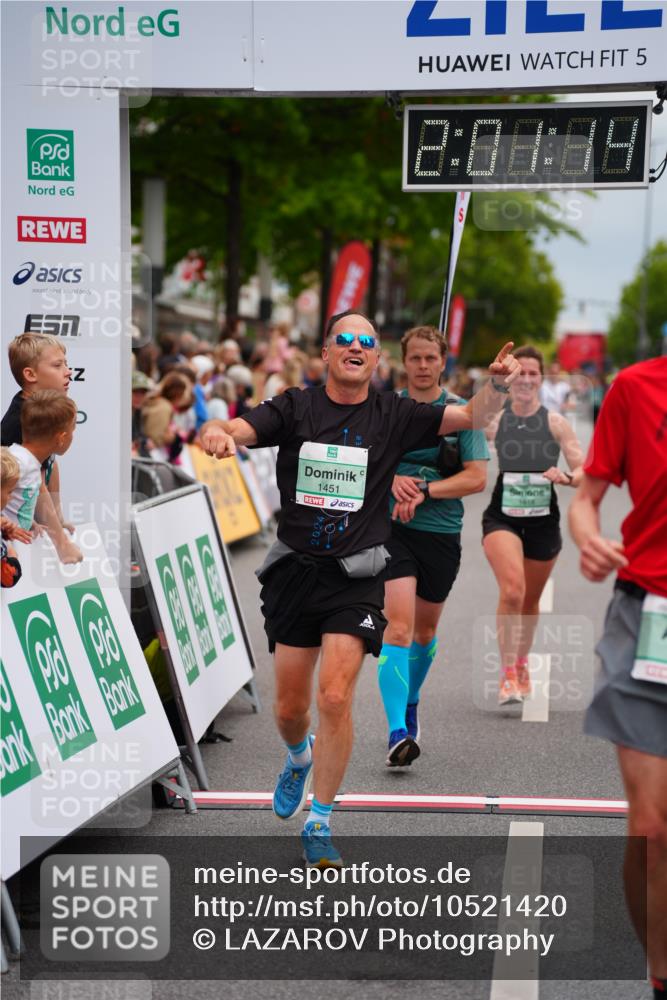 20.09.2026 - PSD Bank Halbmarathon LAZAROV Photography http://msf.ph/oto/10521420 20.09.2026 12:01:14 Ziel 1451, 1818, 2375, 2527, 2567, 3789, 4043, 4199 meine-sportfotos.de