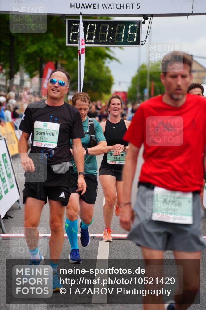 20.09.2026 - PSD Bank Halbmarathon LAZAROV Photography http://msf.ph/oto/10521429 20.09.2026 12:01:15 Ziel 1451, 1818, 2375, 2527, 2567, 3789, 4043, 4199 meine-sportfotos.de
