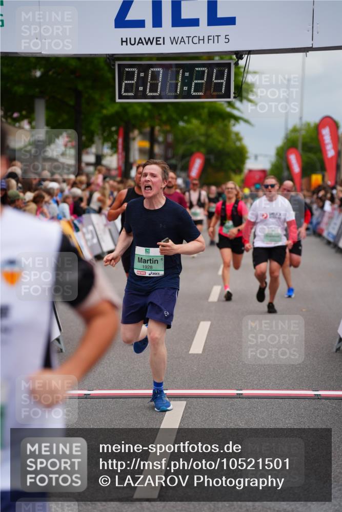 20.09.2026 - PSD Bank Halbmarathon LAZAROV Photography http://msf.ph/oto/10521501 20.09.2026 12:01:24 Ziel 1027, 1641, 1928, 2142, 2174, 2494, 2661, 2748, 4334 meine-sportfotos.de