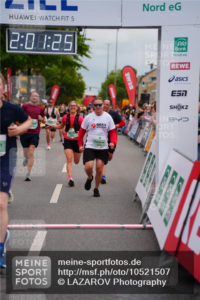 20.09.2026 - PSD Bank Halbmarathon LAZAROV Photography http://msf.ph/oto/10521507 20.09.2026 12:01:24 Ziel 1027, 1641, 1928, 2142, 2174, 2494, 2661, 2748, 4334 meine-sportfotos.de