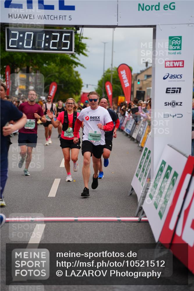 20.09.2026 - PSD Bank Halbmarathon LAZAROV Photography http://msf.ph/oto/10521512 20.09.2026 12:01:24 Ziel 1027, 1641, 1928, 2142, 2174, 2494, 2661, 2748, 4334 meine-sportfotos.de